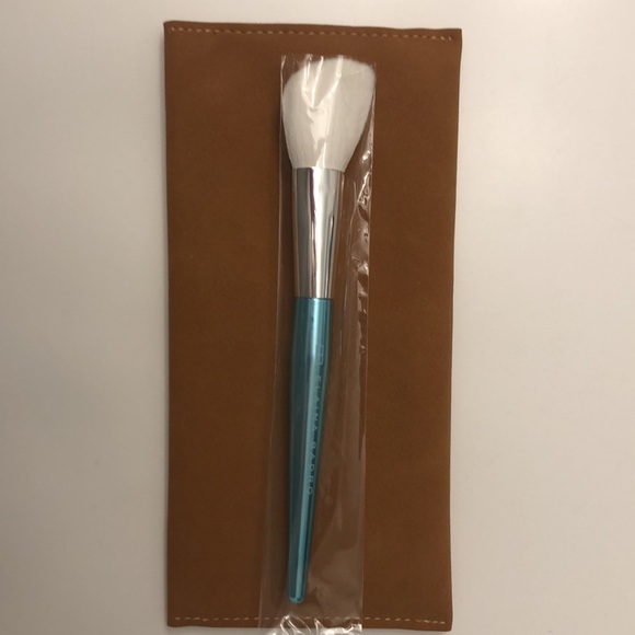 NWT Elaina Badro makeup brush trio with case - Picture 2 of 5